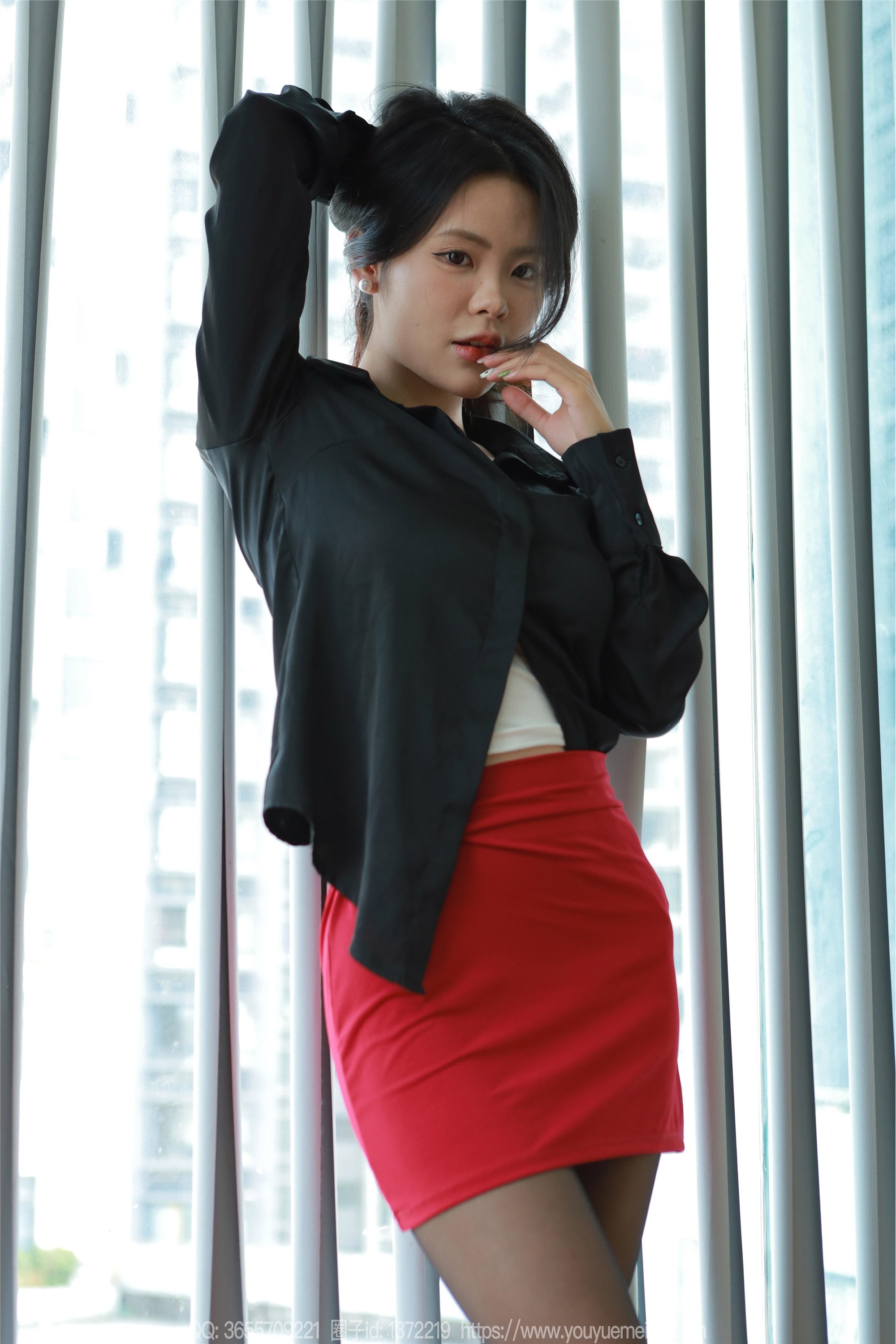 IESS异思趣向  2024.10.10 丝享家 1868 兔兔《黑丝红裙（上）》